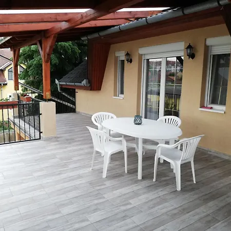 Rege Apartamento Eger