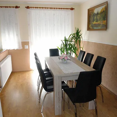 Rege Apartman *