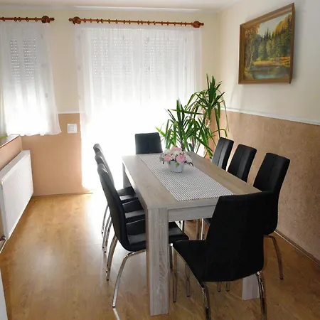 Rege Apartment *